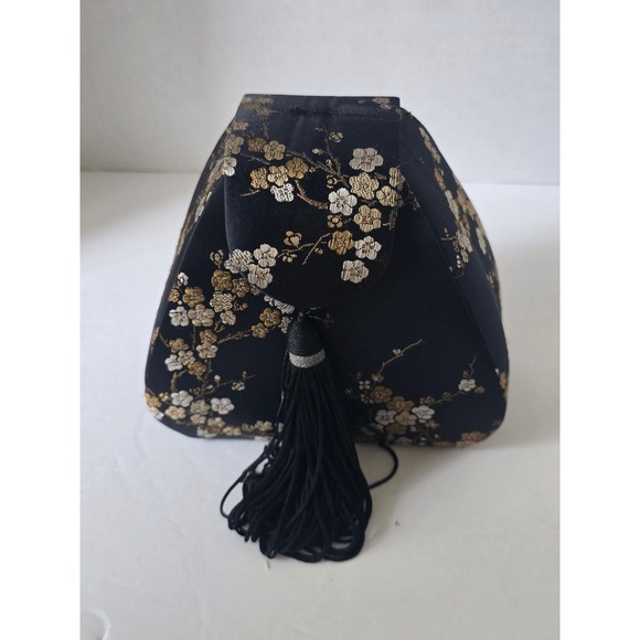The Unbranded Brand Handbags - NWT Vintage Chinese Brocade Evening Bag Black & Gold with Tassel (Minor Defect)